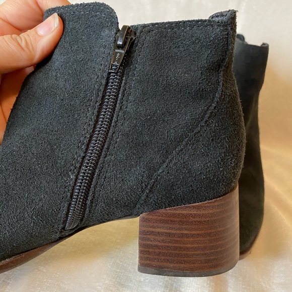 Lucky Brand Suede Leather Chunky Block Heel Zip Up Ankle Boots - Picture 4 of 10